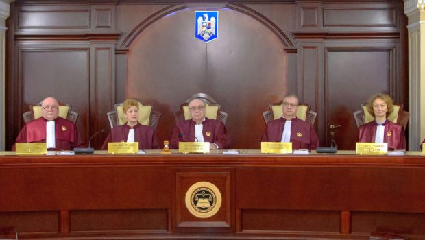 Politico, despre decizia CCR: „Ce naiba se întâmplă?”