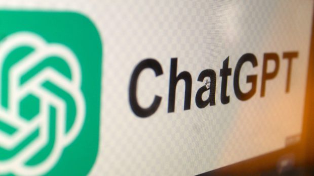 OpenAI a lansat ChatGPT pe WhatsApp. Numărul de pe care utilizatorii pot vorbi cu chatbotul
