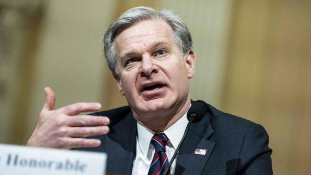 Directorul FBI, Christopher Wray, va demisiona după 7 ani. Donald Trump voia să îl schimbe