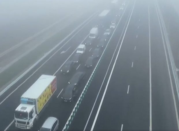 Lotul 3 al A7 a fost deschis. Șoferii au făcut coadă ca să circule primii pe Autostrada Moldovei, de la Buzău la Focșani | VIDEO