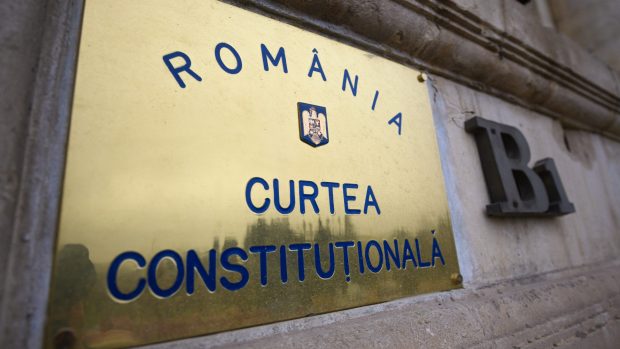 A fost nevoie de un șarlatan ca să vedem atâția impostori „strategici”