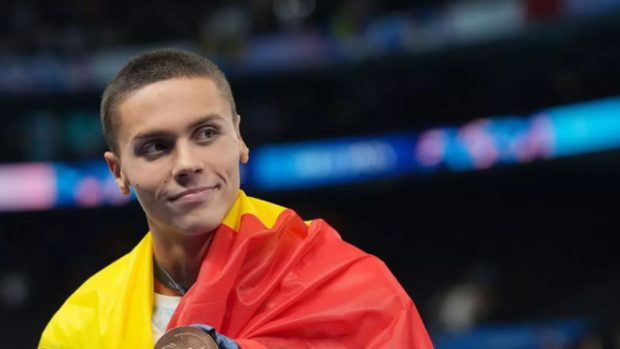 David Popovici, mesaj în ziua alegerilor parlamentare: „Astăzi votăm. La mulţi ani, România!”