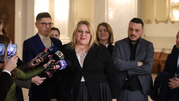 Parchetul General i-a deschis un dosar penal Dianei Șoșoacă, după ce a agresat verbal o jurnalistă în Palatul Parlamentului