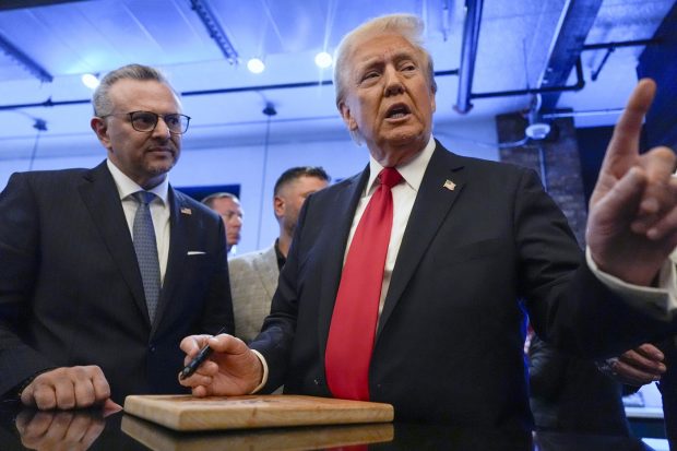 Donald Trump și-a numit un alt cuscru într-o funcție diplomatică de top: „Va fi un apărător înfocat al SUA”