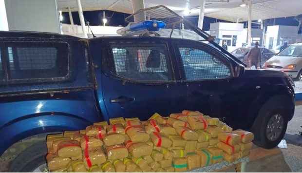 Șofer român prins când se pregătea să iasă din Maroc cu 145 de kilograme de droguri ascunse în dubă