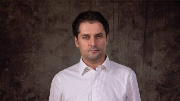 Economistul Radu Georgescu: „Dacă aș fi angajat, mâine aș face primul drum la Registrul Comerțului pentru a face o firmă”