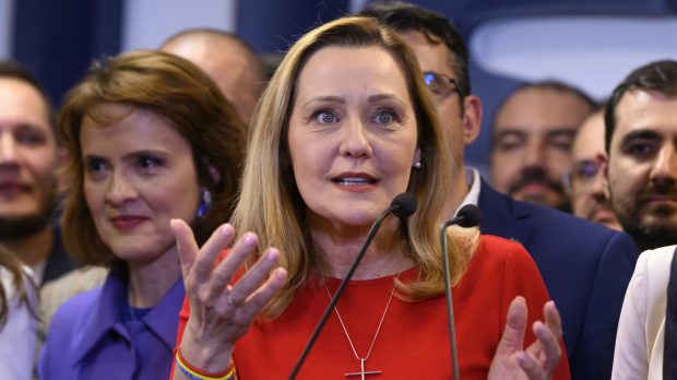 Elena Lasconi spune că Marcel Ciolacu poate fi premier, dacă ea câștigă alegerile prezidențiale