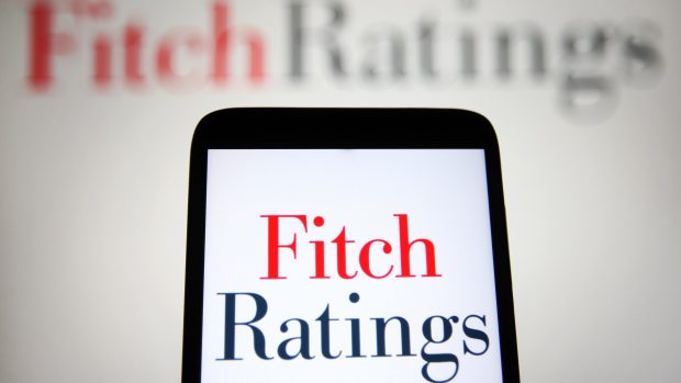 Fitch avertizează cu privire la ratingul României din cauza instabilității politice cauzate de Rusia