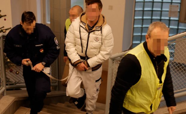 Ucigașul puștiului maghiar Tamás Till, adus în lesă la tribunal. Bărbatul nu mai recunoaște crima de acum 24 de ani