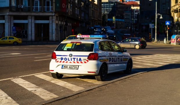 Un incident violent a avut loc într-un cămin din Tulcea. Un cetățean vietnamez și-a înjunghiat colegul de cameră din cauza muzicii prea tare