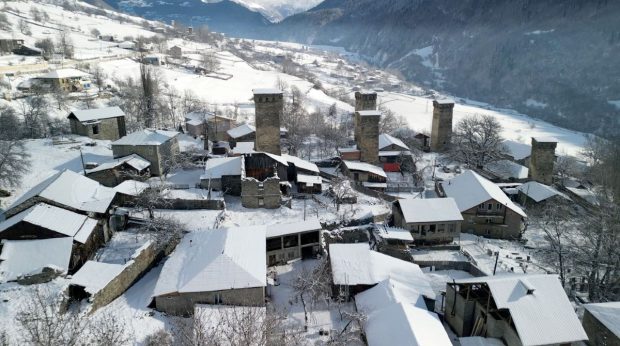 Toți ce 12 angajați ai unui restaurant indian au fost găsiți morți într-un dormitor de deasupra localului, într-o stațiune de schi din Georgia