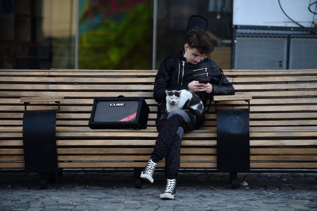 Ce este „putregaiul creierului” și cum îi afectează pe cei expuși la nesfârșitele căutări pe rețelele sociale