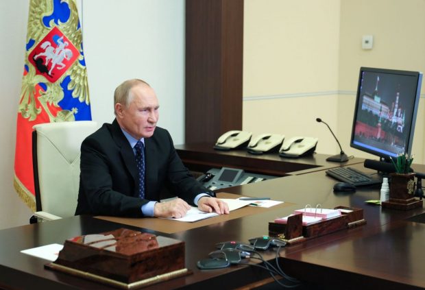 Vladimir Putin a lăsat să se înțeleagă că are copii mici sau nepoți, după ce a mărturisit că a urmărit basme la televizor