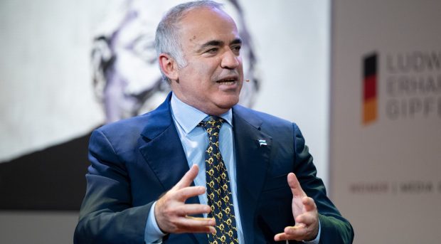 Apelul lui Garry Kasparov pentru români: „Nu aș vrea să suferiți și să aveți aceeași soartă ca țara mea” | VIDEO