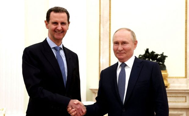 Însuși Vladimir Putin a hotărât ca Rusia să-i acorde azil politic dictatorului sirian Bashar al-Assad și familiei sale