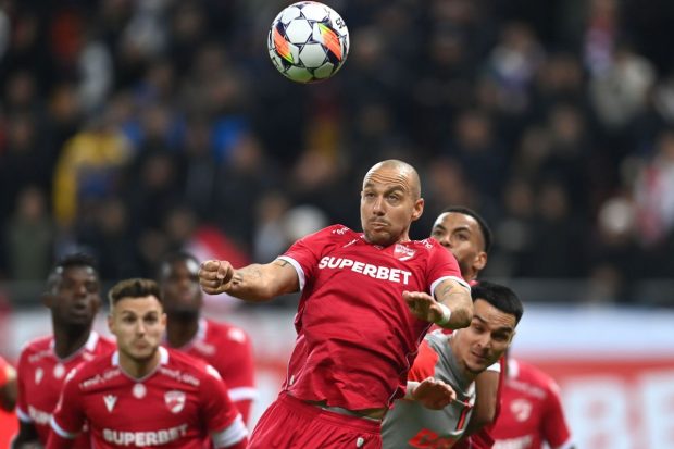 Un fotbalist de la Dinamo București îl caută pe bărbatul care i-a salvat viața fetiței sale, după ce micuța a căzut în lacul Herăstrău