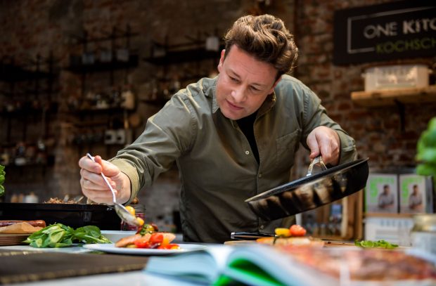 Rețeta lui Jamie Oliver perfectă pentru sărbătorile de iarnă. Durează doar 15 minute să fie preparată