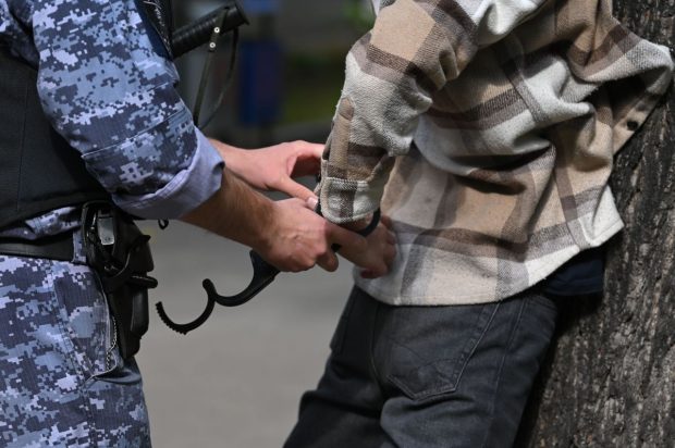 Un elev va fi expulzat din Rusia împreună cu părinții săi, după ce a atacat și rănit cinci colegi cu un cuțit, în școală