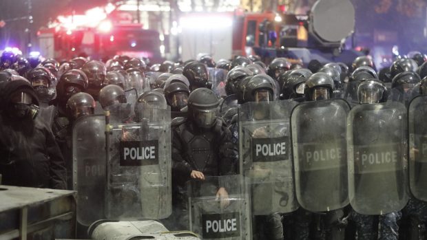 Avocatul Poporului din Georgia condamnă utilizarea torturii împotriva manifestanților pro-UE. Lider al Opoziției, bătut și arestat | VIDEO