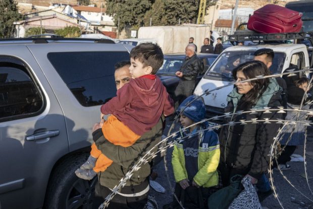 Marea migrație înapoi în Siria. Drumurile sunt blocate de oamenii care se întorc acasă după căderea regimului Bashar al-Assad