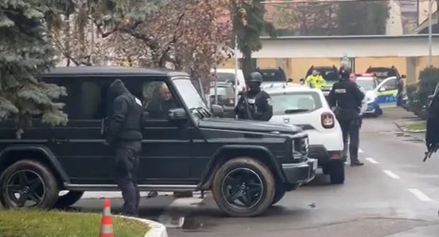 Unde spune paznicul lui Călin Georgescu, Horațiu Potra, că se ducea cu Mercedesul de lux plin cu arme albe și de foc. Cu cătușele la mâini, a întrebat de un ziarist | VIDEO