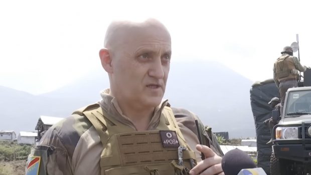 Cei 20 de mercenari care-l susțin pe Călin Georgescu și au fost reținuți veneau la București conduși de Horațiu Potra cu liste de politicieni și jurnaliști pe care să-i intimideze