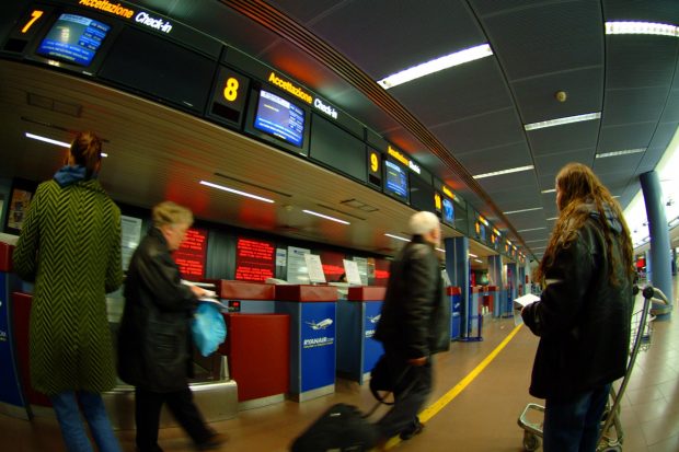 Noi curse pe aeroportul Băneasa din București. CNAB anunță că Wizz Air reia zborurile regulate