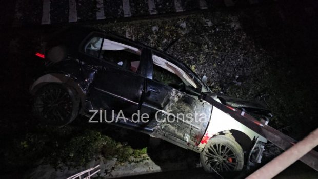 Accident grav la Constanța, în zona portului. O șoferiță de 20 de ani a căzut cu mașina de la patru metri VIDEO