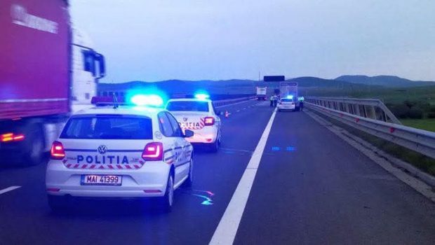 Un tânăr a murit lovit de mai multe mașini, pe Autostrada A1, la Traian Vuia, în Timiș, și a transmis totul live pe Facebook