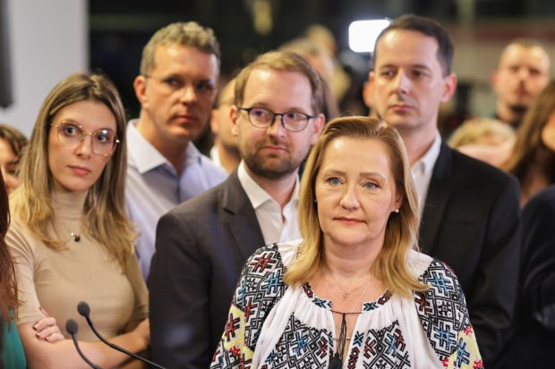 Elena Lasconi a vorbit despre frică în seara vorbelor mari și procentelor mici. Candidata USR, către jurnaliști: „Suntem într-un scenariu îngrozitor!”