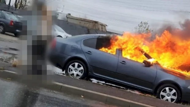 Incendiu în București, o mașină a luat foc lângă Pasajul Grigorescu, pe Splaiul Unirii
