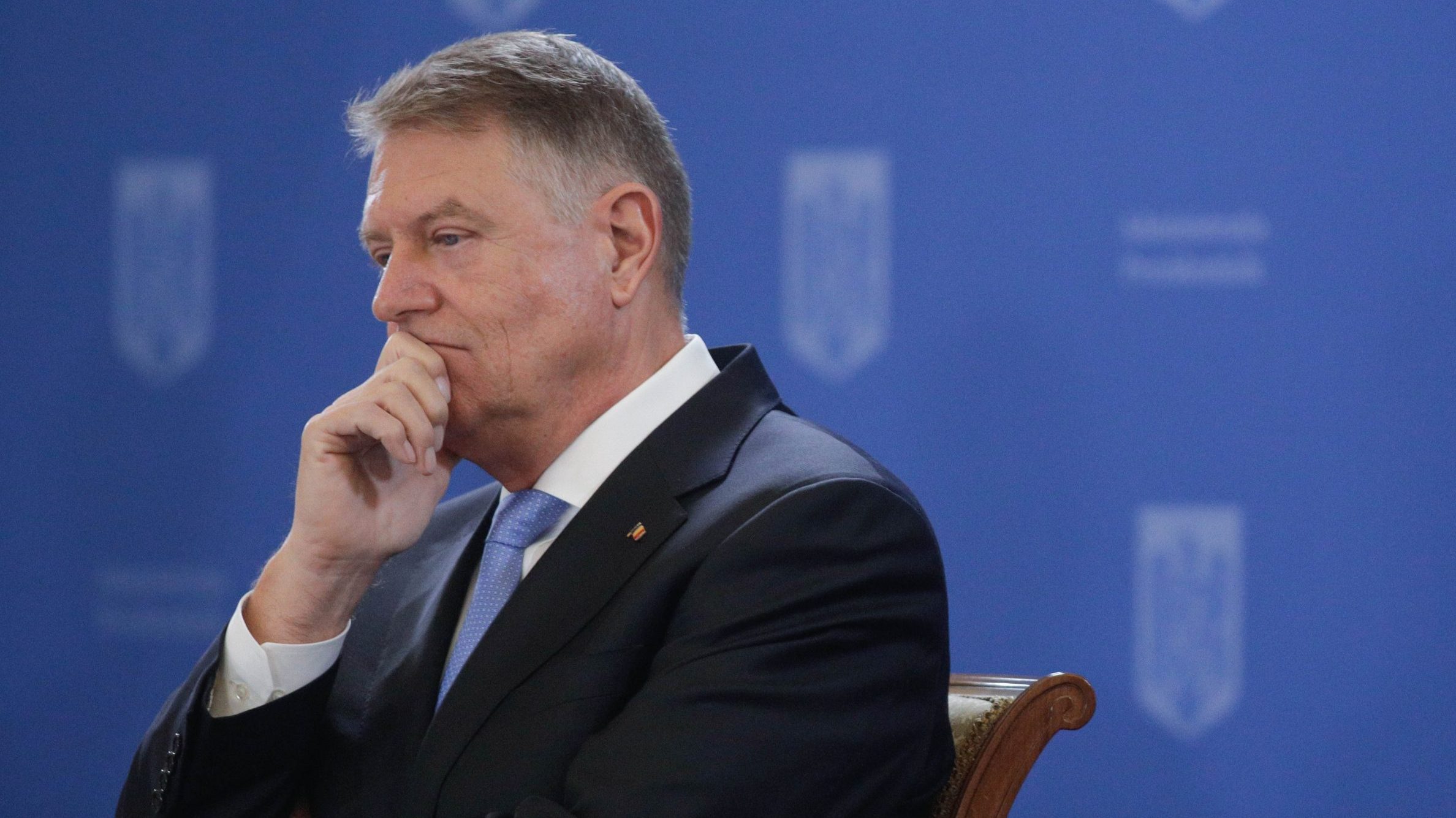 Klaus Iohannis a avut 22 de deplasări oficiale în 2024 cu avioane private pe trei continente. Suma plătită pentru zborurile președintelui României rămâne un secret