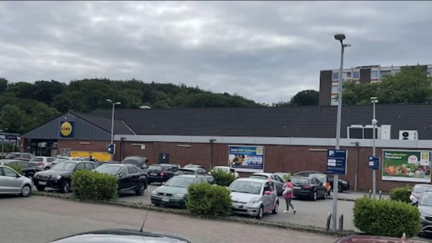 Un magazin Lidl a interzis accesul copiilor și adolescenților și a angajat paznici care să nu-i lase să intre, chiar înainte de Sărbători, la Koln