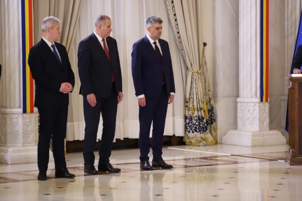 Una vorbim, alta fumăm. Instituțiile dau ultimul dezmăț bugetar chiar înainte ca Guvernul să strângă cureaua