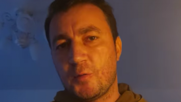 Marian Godină a pierdut 3.000 de urmăritori pe Facebook, după ce l-a ironizat pe Călin Georgescu: „Nu voi mai consuma apă cu nanocipuri, doar apă pură, românească” | VIDEO