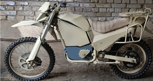 Armata rusă are succes pe frontul din Donbas pentru că a schimbat tactica și acum soldații atacă pe motociclete și scutere electrice