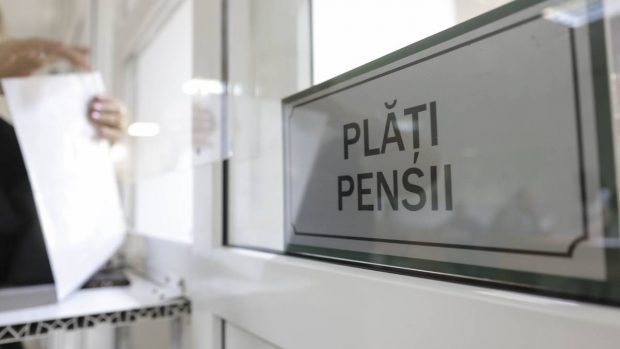 Motivul pentru care pensiile românilor vor fi livrate cu întârziere în ianuarie 2025, după noile majorări