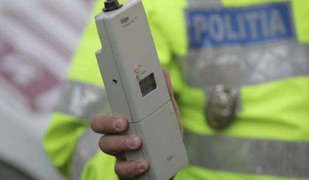 La cât timp după ce ai băut vin fiert te poți urca la volan. Experimentul unui polițist, devenit viral