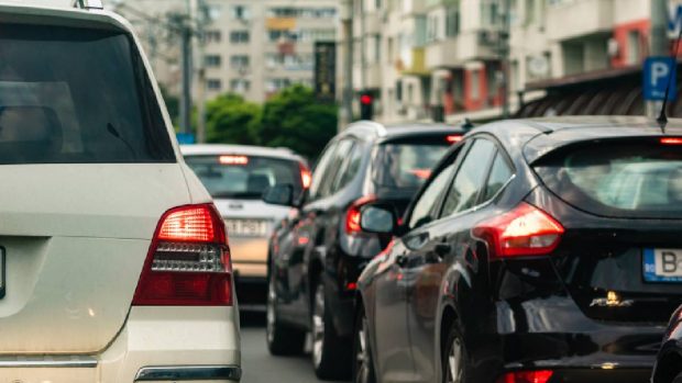 Azi reîncepe școala, dar și traficul infernal din marile orașe. Când este programată următoarea vacanță