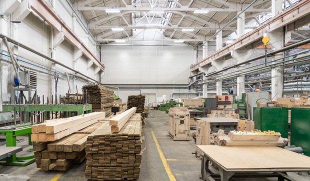 Cea mai mare fabrică de mobilă românească din Europa va fi demolată. Terenul a fost cumpărat cu 12,3 milioane de euro