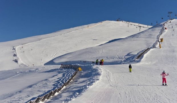 Domeniul schiabil al staţiunii Sinaia este închis miercuri. Joi, telecabina intră în revizie