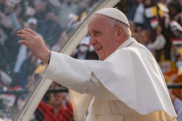 Papa Francisc dezvăluie că a scăpat de două tentative de atentat în timpul călătoriei sale istorice în Irak