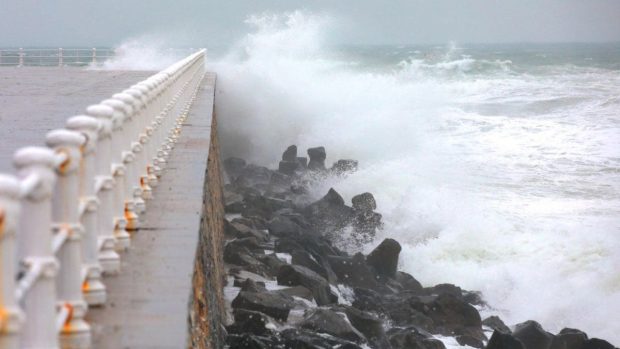 Toate porturile de la Marea Neagră au fost închise din cauza vântului