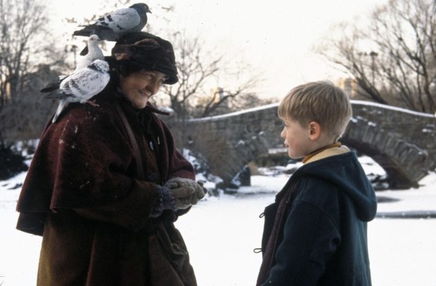 Cum arată în prezent doamna cu porumbeii din „Singur acasă”. Actrița Brenda Fricker împlinește 80 de ani în curând