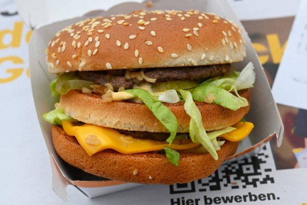 Un german a comandat mâncare de 1.051 de ori într-un an. A cerut dublu cheeseburger de 744 de ori