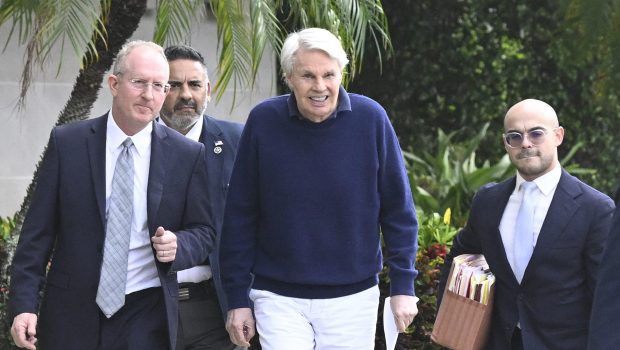 De ce boală suferă Mike Jeffries, fostul șef al brandului de haine exclusivist A&F, acuzat că a exploatat tineri recrutați pentru „petreceri sexuale”