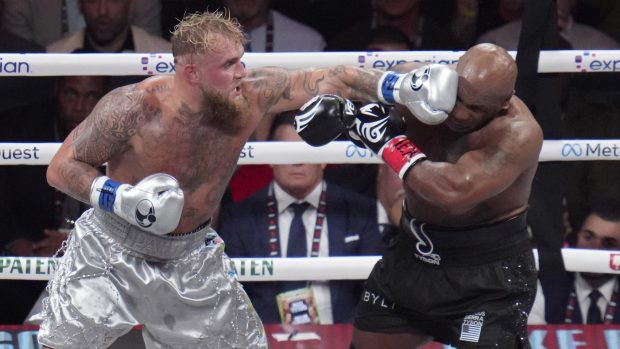 Mike Tyson regretă lupta cu Jake Paul: „Îmi lovea corpul, era foarte dureros. De ce am făcut asta?”