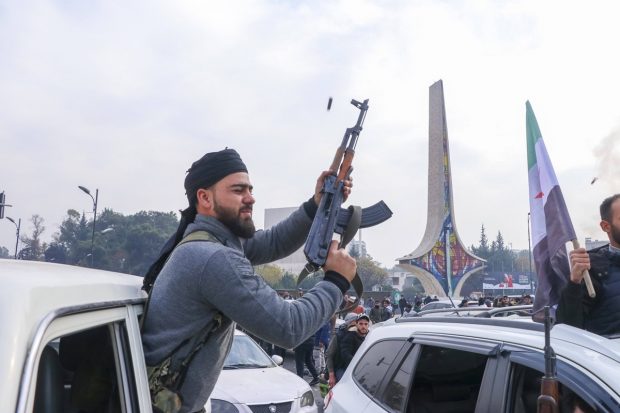 Premierul sirian s-a înțeles cu rebelii să predea puterea. Preţul petrolului a crescut cu mai mult de 1%