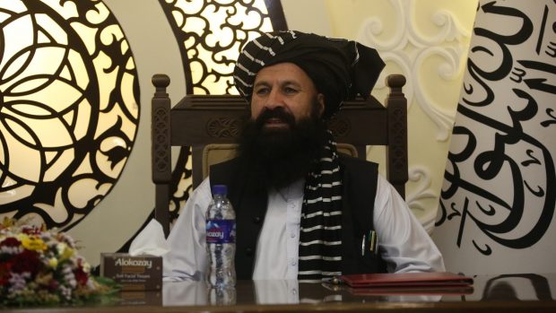 Ministrul taliban pentru refugiați din Afganistan a fost ucis într-un atac sinucigaș cu bombă, în clădirea Ministerului de Interne