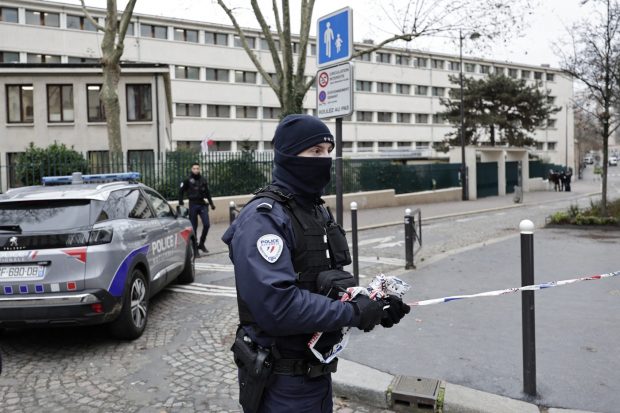Adolescent ucis la Paris în fața unui liceu, în timpul unei răfuieli între bande rivale
